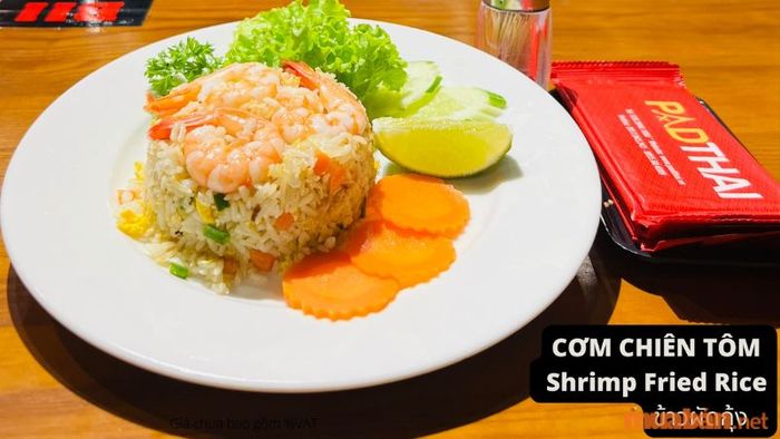 Cơm chiên tôm tại quán PadThai
