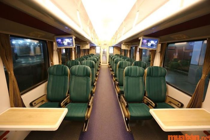 Khoang ngồi hiện đại của tàu SE3 khi bạn mua vé từ Hà Nội đến Nha Trang