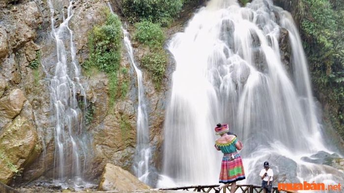 Dòng nước uyển chuyển như tiên nữ