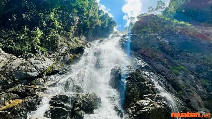 Mỗi mùa ở Thác đều mang đến một hình ảnh đặc sắc riêng