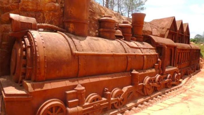 Khám phá đường hầm điêu khắc với chủ đề thứ hai