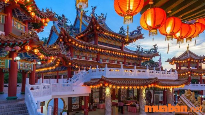 Chùa Bà Thiên Hậu, điểm đến hoàn hảo để mặc trang phục truyền thống (Nguồn ảnh: Sưu tầm)