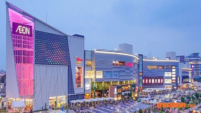 Bạn sẽ không cần phải tốn quá nhiều thời gian di chuyển đến các vùng ngoại ô hay trung tâm thành phố để tận hưởng những khoảnh khắc thư giãn trong ngày nghỉ, bởi vì Aeon Mall sẽ đáp ứng tất cả các nhu cầu nghỉ dưỡng của bạn.
