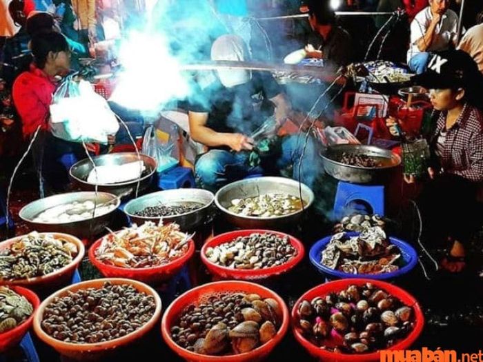 Ốc gánh – đặc sản ăn đêm đặc sắc tại Đà Lạt