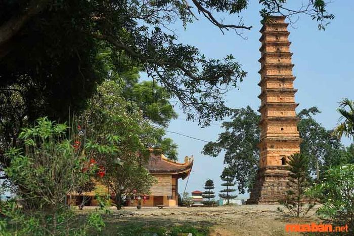 Vĩnh Phúc có gì thú vị? Tháp Bình Sơn
