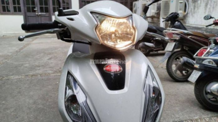 Chi phí thay đèn xe Vision là bao nhiêu? Thay đèn LED giúp tăng độ sáng