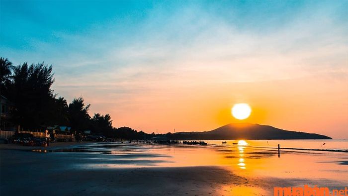 Bạn có thể thoải mái khám phá các bãi biển tại Phan Thiết vào bất kỳ thời điểm nào