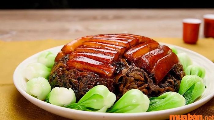 Khâu Nhục, đặc sản Lạng Sơn, là món thịt kho với phần mỡ tan chảy ngay trong miệng.