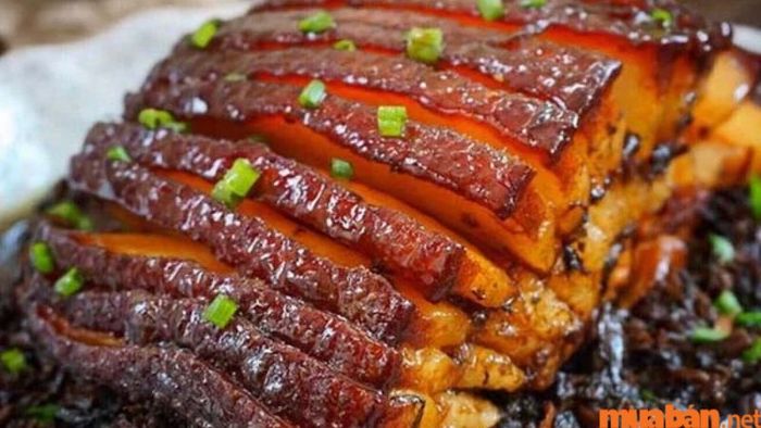 Khi thưởng thức từng miếng thịt mềm mịn, hương vị thơm ngon khó cưỡng chắc chắn sẽ khiến bạn muốn thử ngay.
