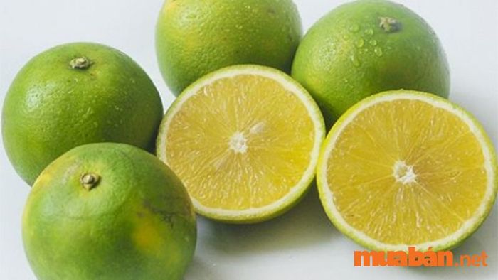Cam xoàn Phụng Hiệp, đặc sản Hậu Giang, nổi bật với vị ngọt thanh hơn so với cam xoàn ở những vùng khác.