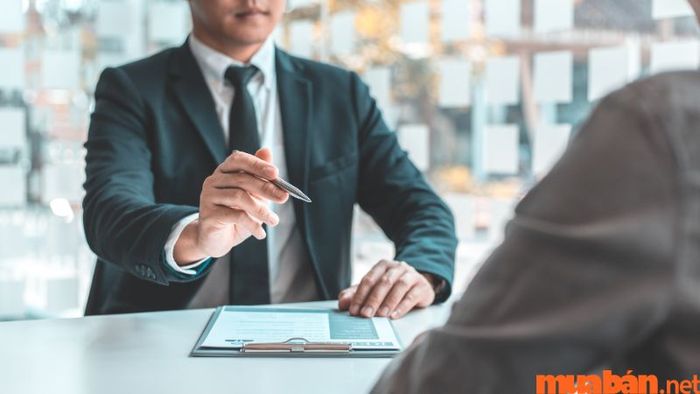 Bạn có thể mô tả kỹ năng của mình trong việc quản lý một nhóm bán hàng không?