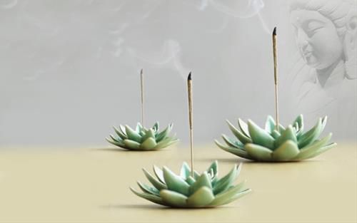 Tại sao lại chọn số lẻ khi thắp hương?