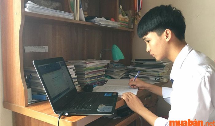 Ứng dụng giải toán giúp học sinh ghi chú hiệu quả hơn trong quá trình học tập