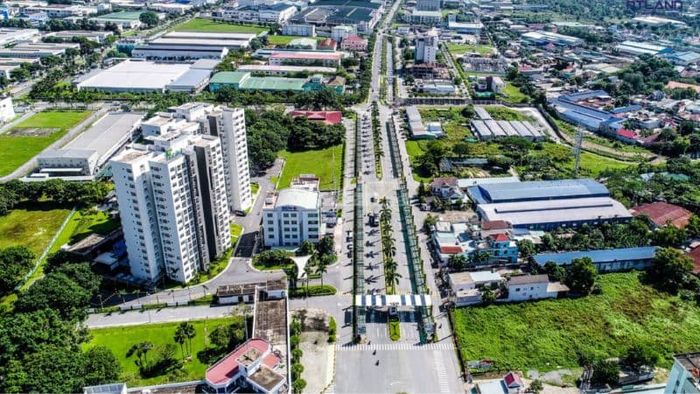 Hiện tại, thành phố Dĩ An có bao nhiêu phường?