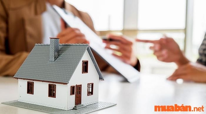 Việc lập hợp đồng thuê nhà kinh doanh cần thảo luận một cách cụ thể, chi tiết và rõ ràng về các điều khoản.