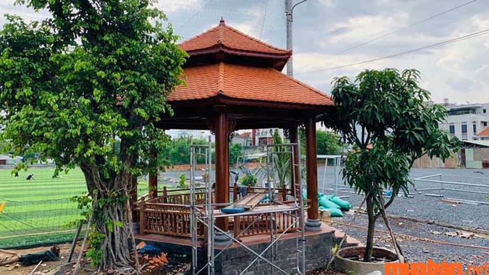 Mái chồng diêm là một kiểu cấu trúc thường gặp trong thiết kế nhà lục giác.