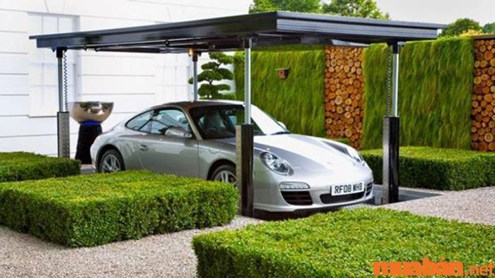 Thiết kế garage ô tô với màu sắc tối cho không gian ngoài trời