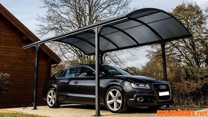 Thiết kế nhà để xe ô tô mái pergola phù hợp với không gian sân vườn