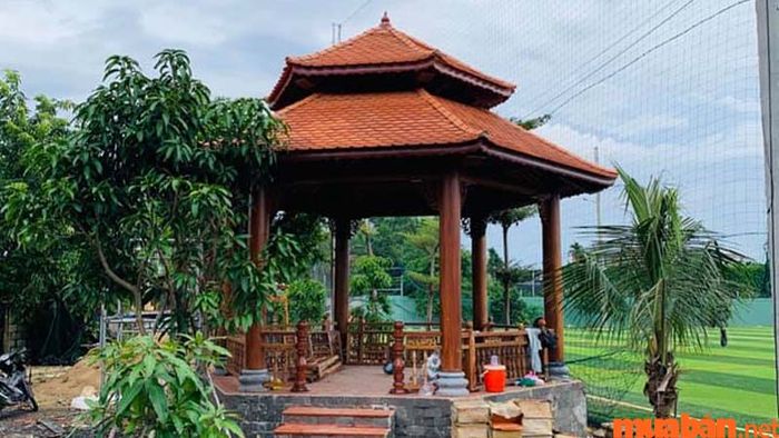 Nhà lục giác là loại kiến trúc cổ điển có hình dạng như một trụ lục giác
