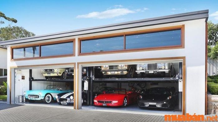 Thiết kế nhà để xe ô tô bằng khung cửa kính theo phong cách showroom trưng bày