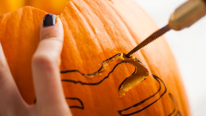 Cách làm bí ngô Halloween đơn giản