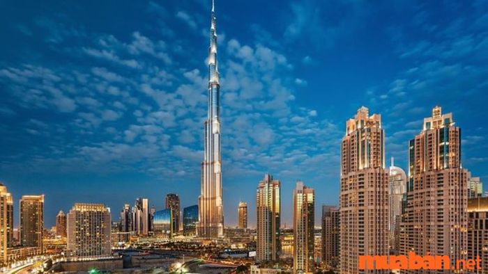 Burj Khalifa (Dubai) là tòa nhà cao nhất thế giới, chiếm vị trí số 1.