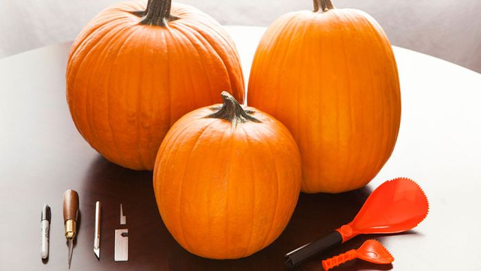 Cách làm bí ngô Halloween đơn giản