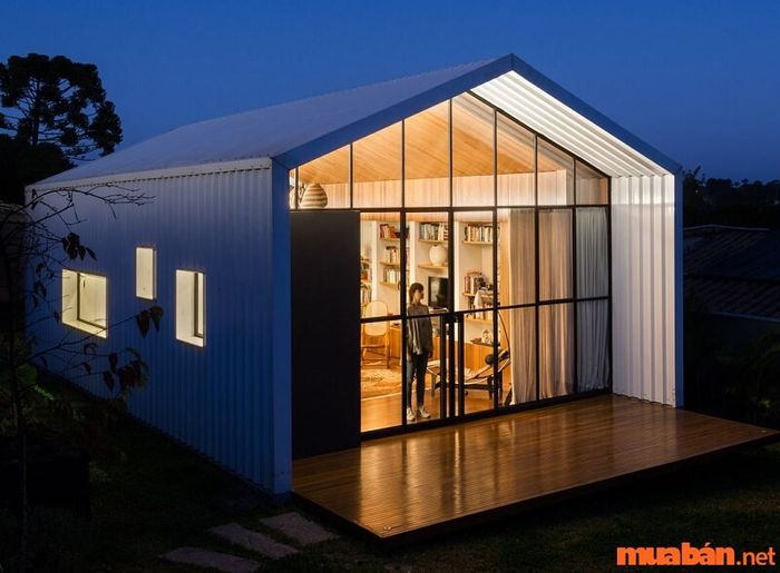 Nhà tiền chế bằng tôn là một dạng nhà độc đáo