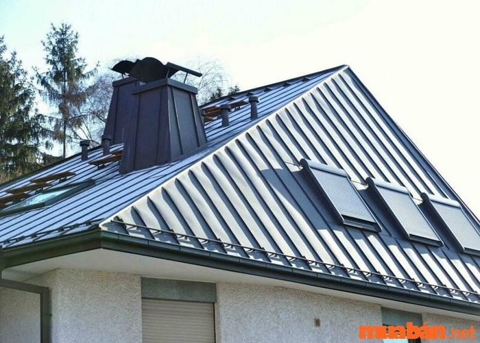 Độ dốc mái của nhà tiền chế thường là 15%.