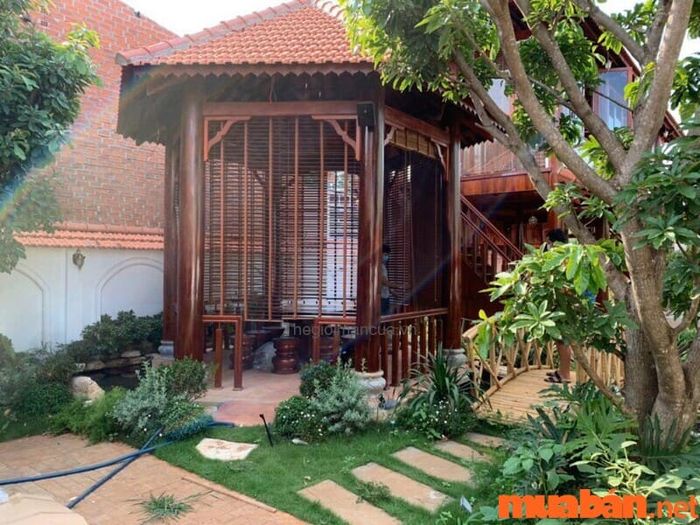 Hãy đảm bảo thiết kế của nó phù hợp với tổng thể không gian của ngôi nhà.