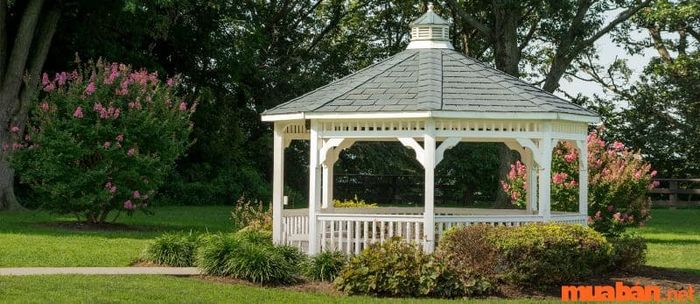 Phong cách đồng quê được tái hiện một cách tinh tế trong thiết kế này.