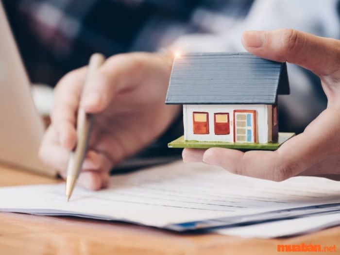 Việc định giá lô đất một cách hợp lý là một trong những bí quyết quan trọng giúp bạn bán đất nhanh hơn.