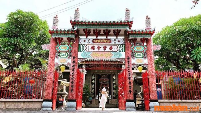 Chụp ảnh Tết tại Hội quán Quảng Đông