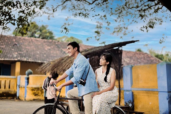 Mối tình đầu vừa trong sáng vừa mãnh liệt.
