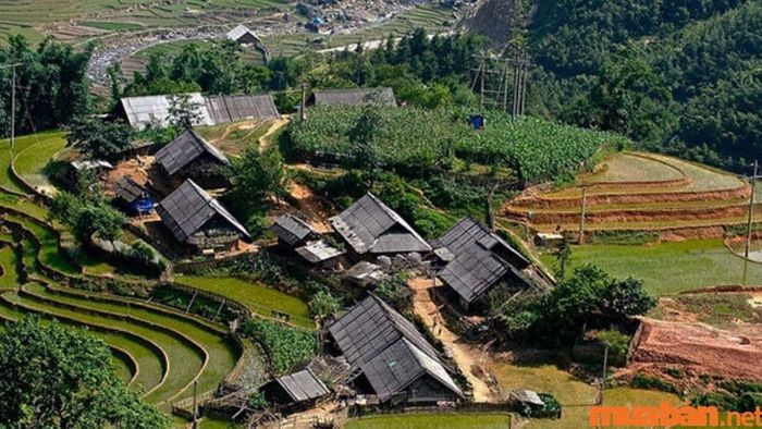 Nhà tranh vách đất ở Tả Van mang thiết kế đơn giản, mộc mạc nhưng rất ấm cúng và gần gũi.