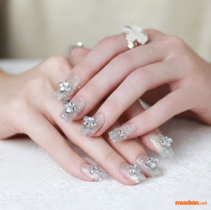 Mẫu nail đơn giản dành cho cô dâu