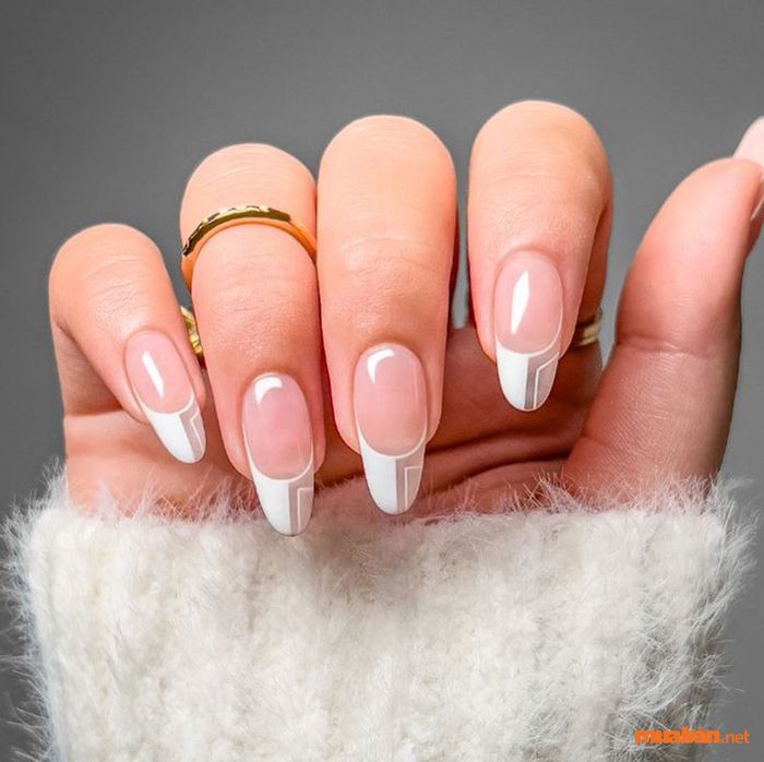 Mẫu nail đơn giản nhưng sang trọng (màu hồng trắng)
