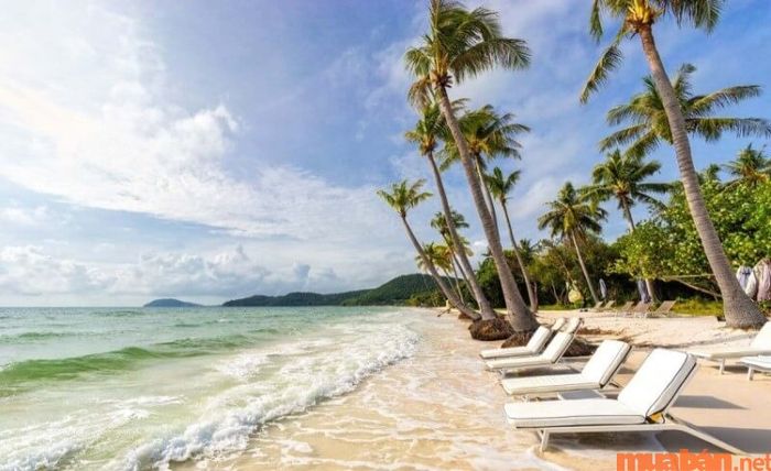 Bãi Bàng là một địa điểm check-in ở Hà Tiên lý tưởng cho những ai muốn tìm không gian yên tĩnh và thư giãn.