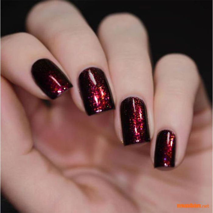 Bộ nail đơn giản dành cho cô gái có làn da trắng