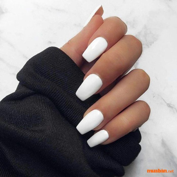 Mẫu nail màu trắng