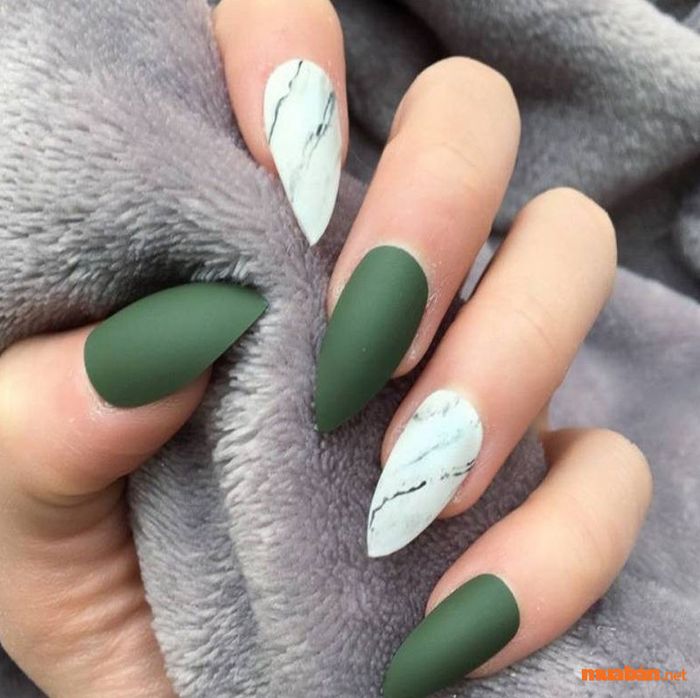 Bộ nail đơn giản cho cô nàng sở hữu làn da trung tính (màu xanh rêu)