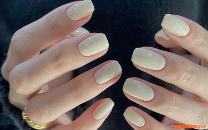 Nail đơn giản tông trắng