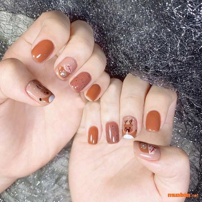 Bộ nail đơn giản cho cô nàng có làn da trắng