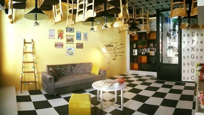 Cà phê Nhà Úp Ngược