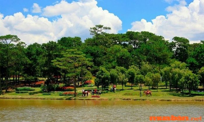 Hồ Than Thở