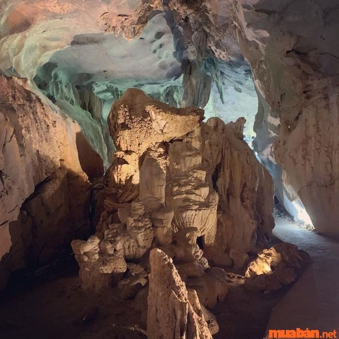 Khám phá Động Trung Trang