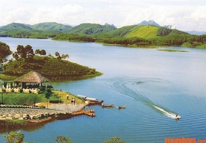 Bản Ngòi Tu vẫn giữ được nét cổ xưa của người dân tộc.