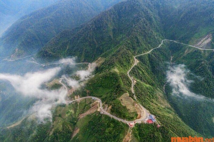 Đến Yên Bái, bạn nhất định không thể bỏ qua đèo Khau Phạ.