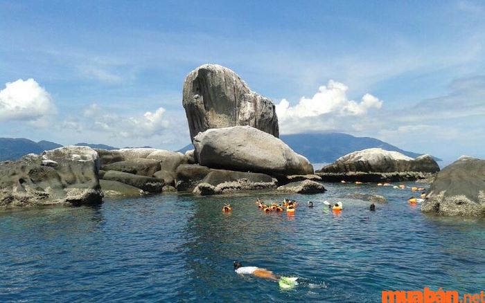 Lặn biển là hoạt động yêu thích nhất tại bãi biển Juara.
