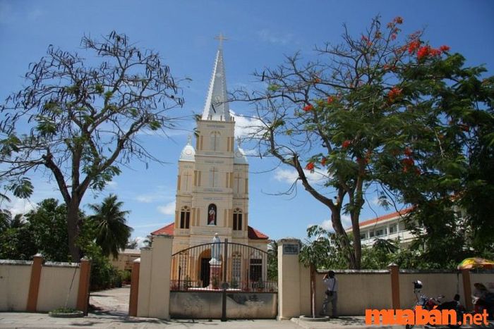 Gò Công có gì thú vị? Hình ảnh nhà thờ Thánh Tâm nổi bật nhất tỉnh Tiền Giang
